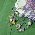 تسبیح بنفش شیشه ای 33تایی با خرجکار فلزی