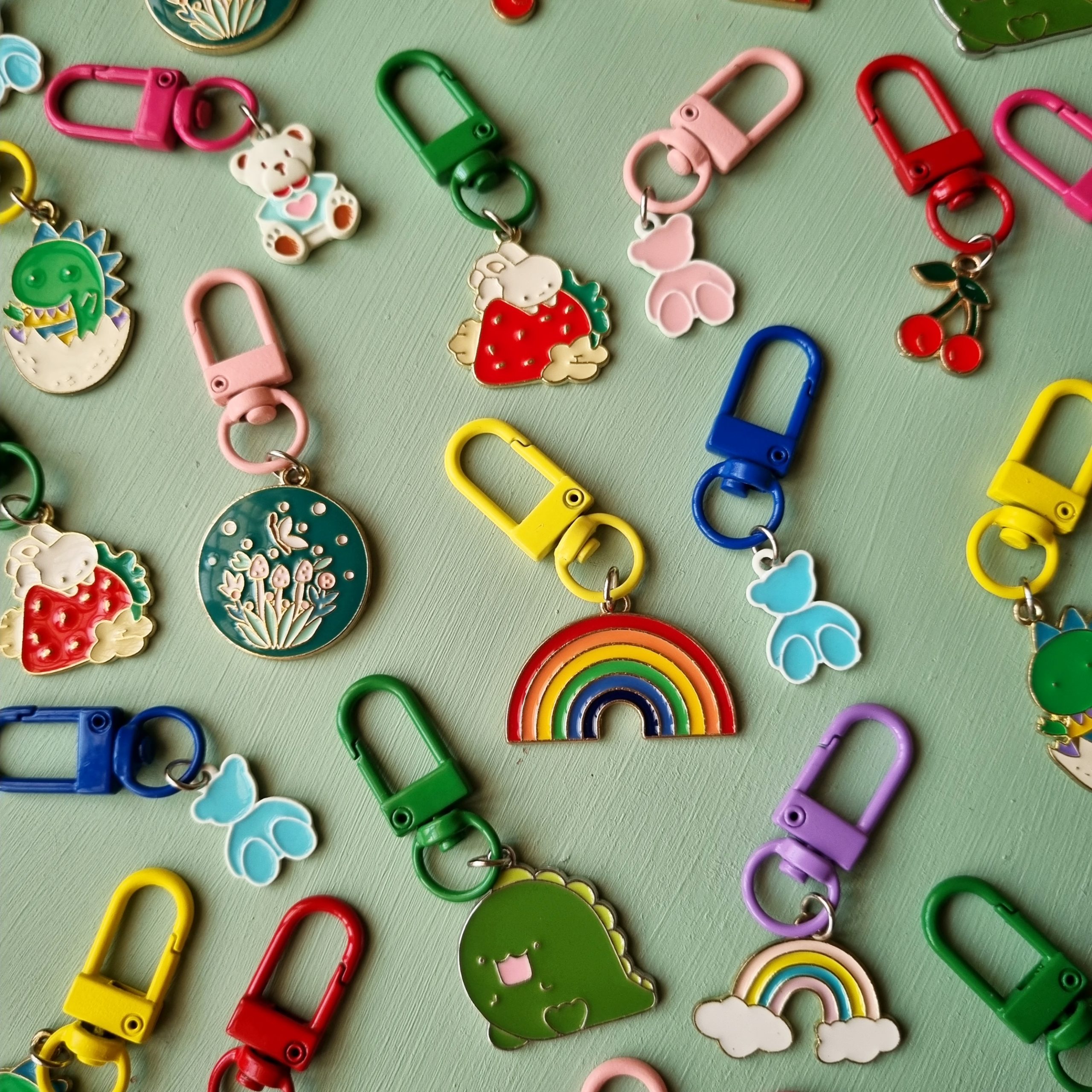 Polish_20260121_173535091 آویز مینیمال فانتزی فلزی - Image 1