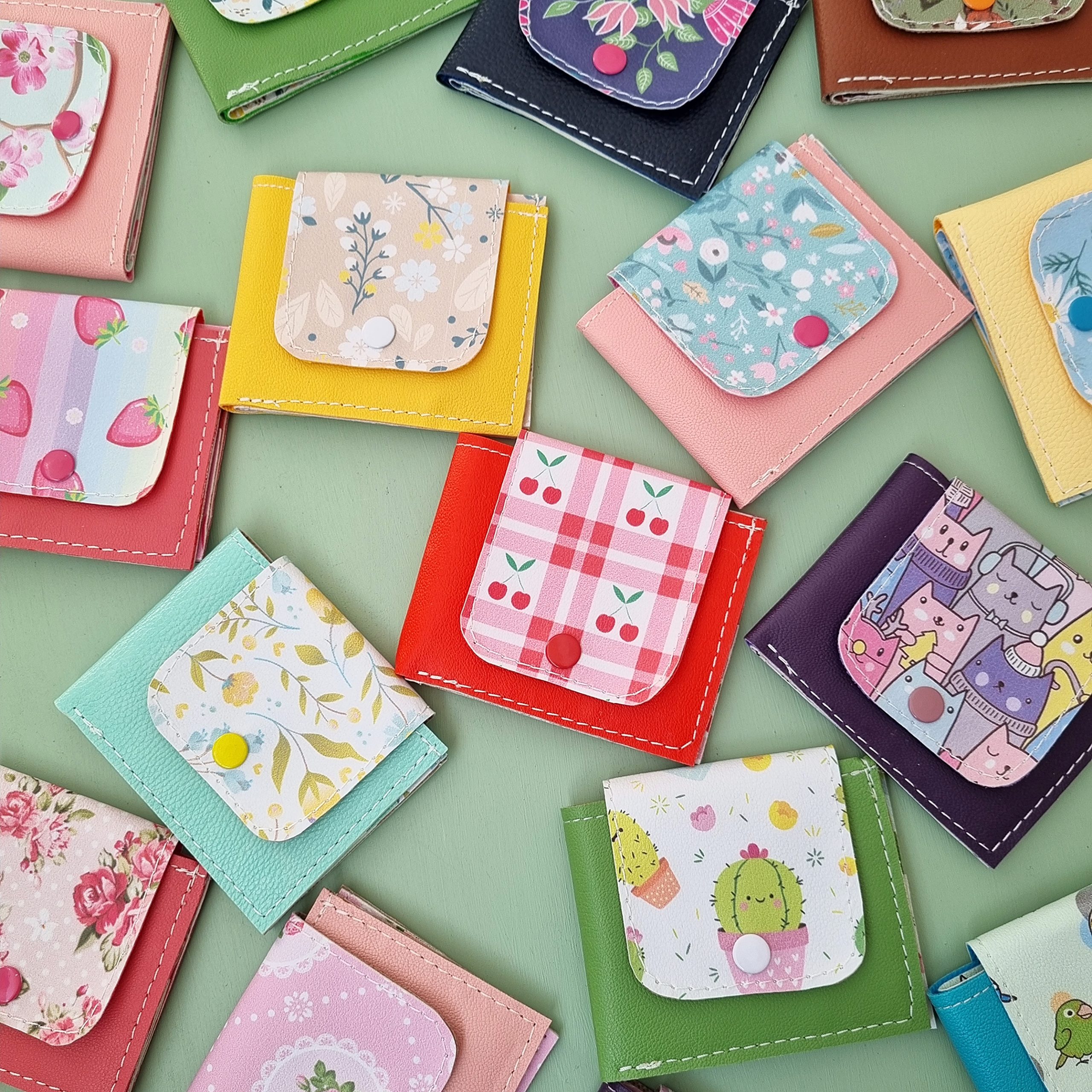 Polish_20260221_143253071 کیف پول چرم مصنوعی سایز کوچک - Image 1